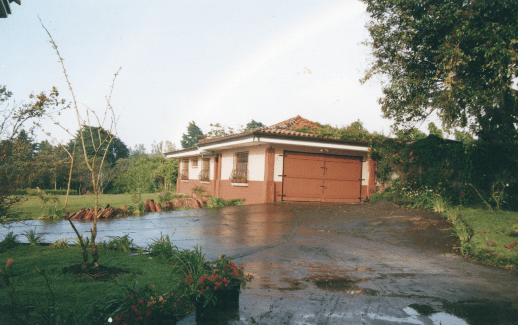 The garage in 2003 before it was transformed to Toucan Rescue Ranch